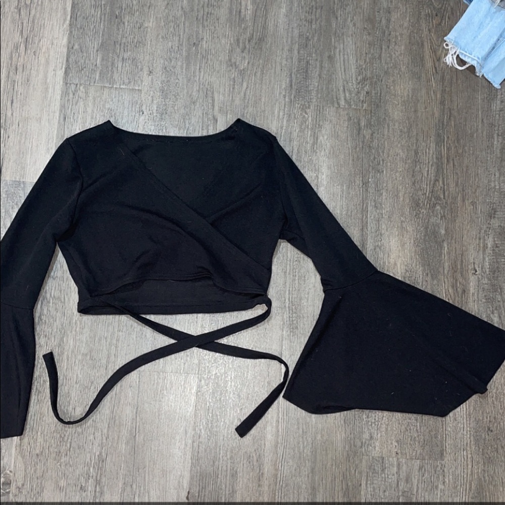 black flow sleeves with crisscross tie back